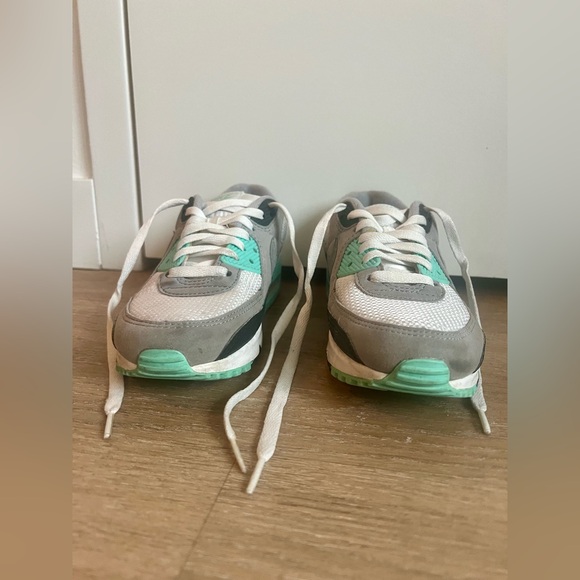Nike Air Max 90
Recraft Turquoise (Women's) - Picture 5 of 5